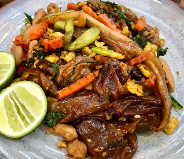 Chicken Pad See Ew or Pad Si Ew Kung Chicken Pad See Ew or Pad Si Ew Kung