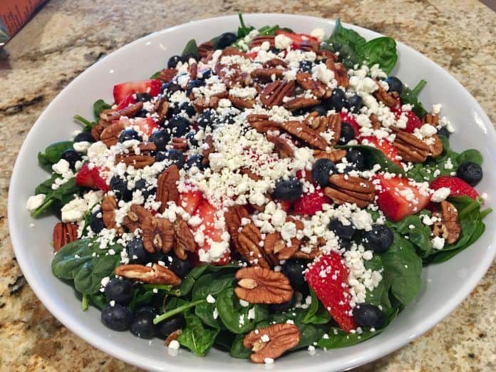Stawberry Pecan Spinach Salad